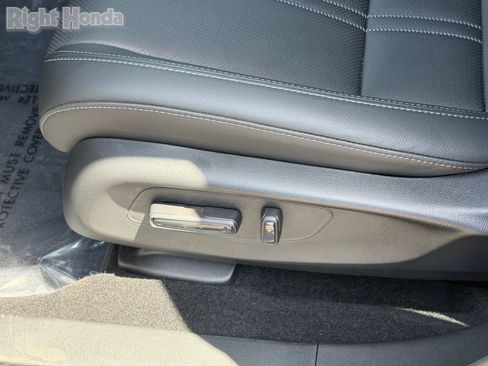 Certified 2026 Honda HR-V EX-L image 17