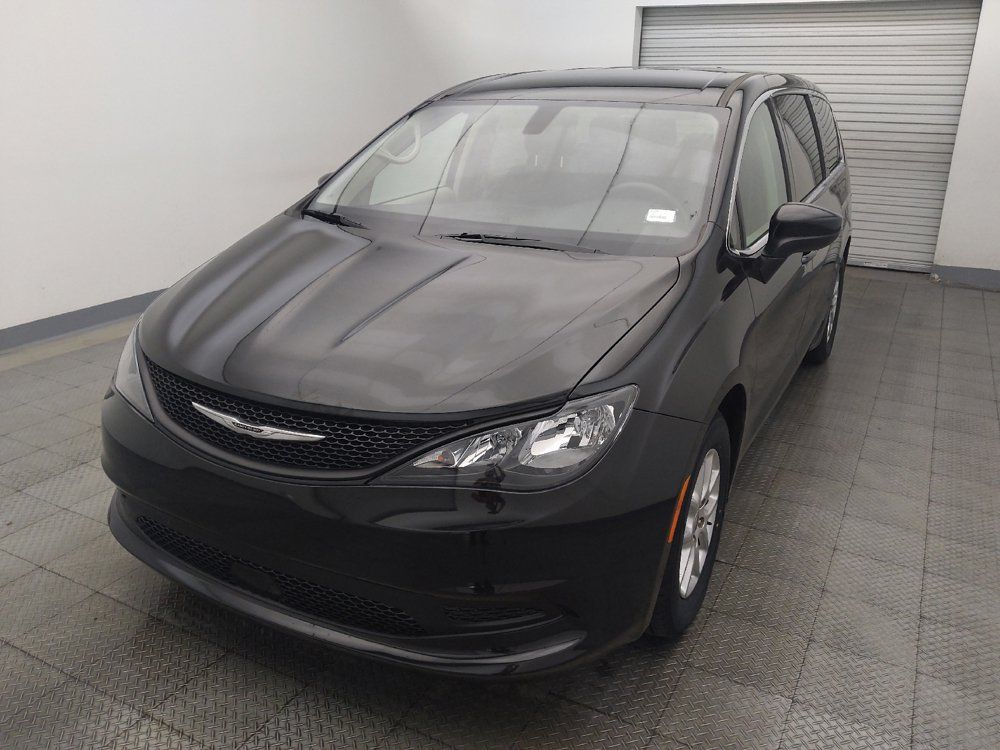 Used 2022 Chrysler Voyager LX FWD image 15