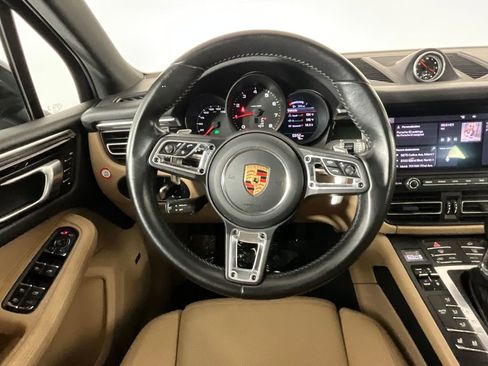 Used 2020 Porsche Macan image 11