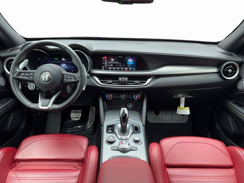 Used 2024 Alfa Romeo Stelvio Veloce image 14