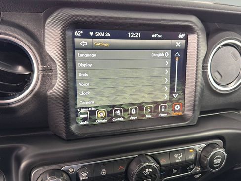 Used 2022 Jeep Wrangler Unlimited Sahara w/ Cold Weather Group AWD/4WD image 36
