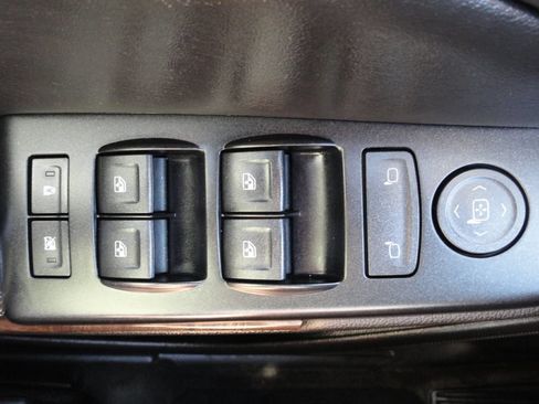 Used 2016 Chevrolet Suburban LS RWD image 29