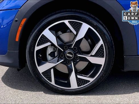 Certified 2025 MINI Cooper 4-Door Hardtop FWD image 8