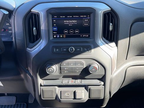 Used 2020 Chevrolet Silverado 1500 Custom w/ Custom Value Package image 11