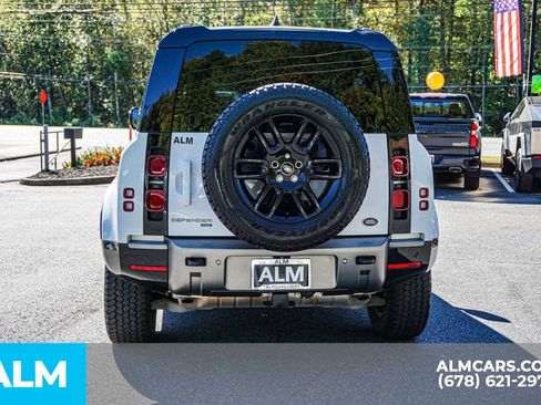 Used 2023 Land Rover Defender 110 X-Dynamic SE image 11