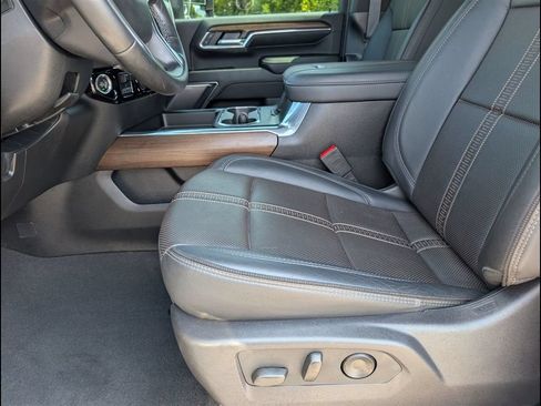 Used 2024 Chevrolet Silverado 2500 High Country w/ High Country Premium Package AWD/4WD image 15