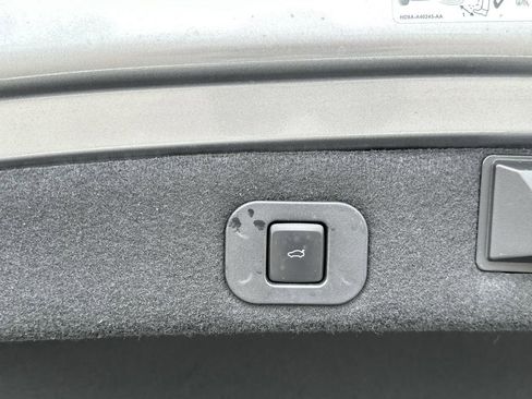 Used 2020 Lincoln Continental Reserve w/ Luxury Package image 31