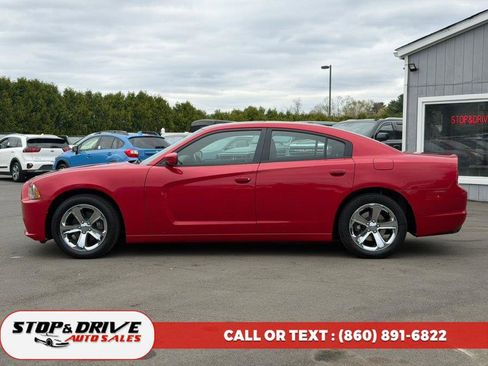 Used 2011 Dodge Charger Rallye RWD image 2