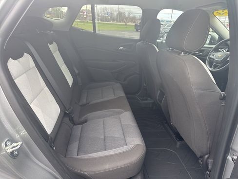 Used 2024 Chevrolet Trax LS image 42