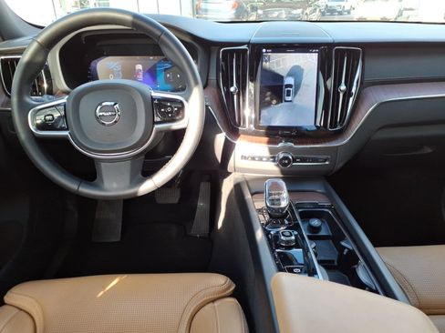 Used 2023 Volvo XC60 B5 Ultimate FWD image 13