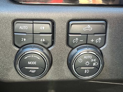 Used 2024 Chevrolet Silverado 1500 LT Trail Boss w/ Protection Package image 29