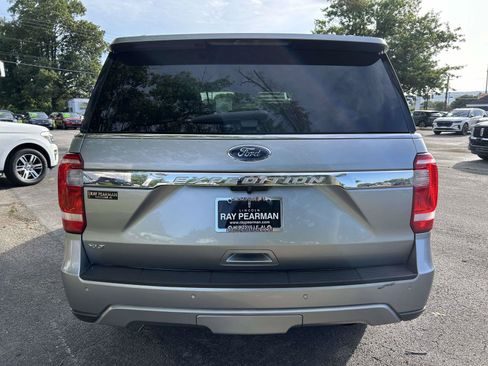Used 2020 Ford Expedition XLT w/ Equipment Group 202A RWD image 6