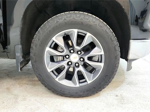 Used 2022 Chevrolet Silverado 1500 LT AWD/4WD image 13