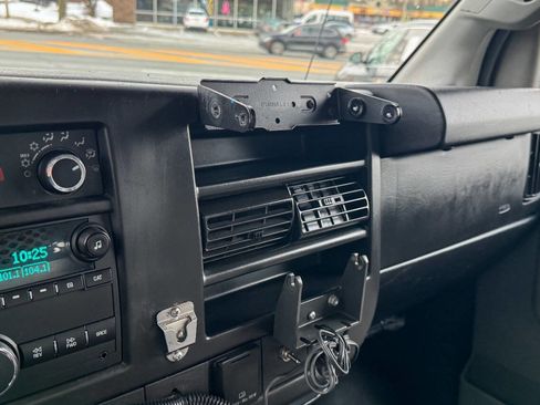 Used 2017 Chevrolet Express 2500 image 30