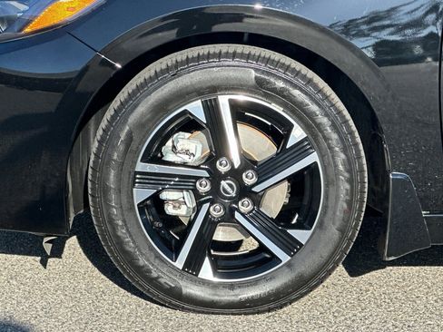 Used 2025 Nissan Sentra SV image 23