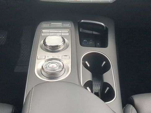 Used 2023 Genesis GV70 2.5T w/ Select Package AWD/4WD image 18