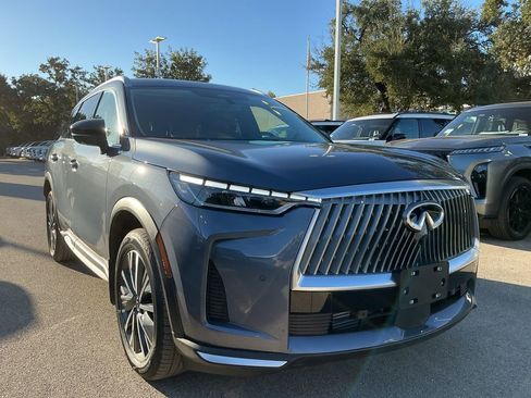 Certified 2026 INFINITI QX60 Luxe w/ Family Package image 9