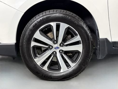 Used 2018 Subaru Outback 2.5i Limited AWD/4WD image 32