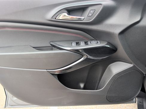 Certified 2026 Chevrolet Trax RS FWD image 15