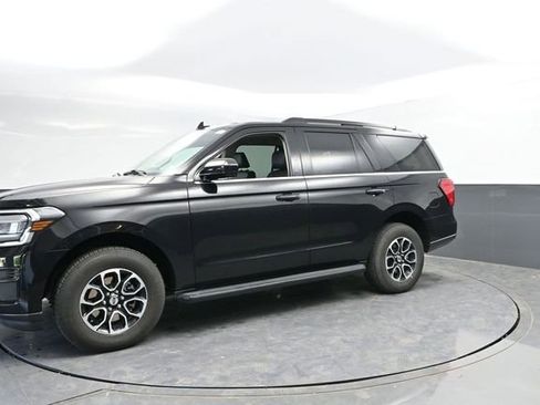 Used 2024 Ford Expedition XLT AWD/4WD image 7