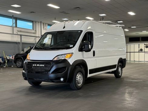 Used 2024 RAM ProMaster 2500 w/ Convenience Group image 38