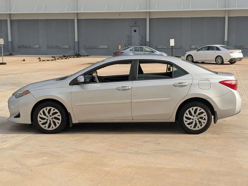 Used 2019 Toyota Corolla LE FWD image 7