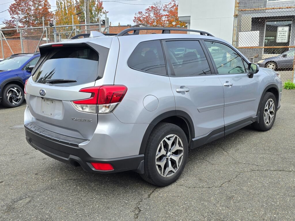 Certified 2023 Subaru Forester Premium AWD/4WD image 7