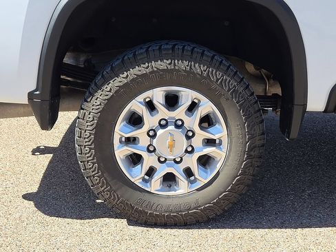 Used 2025 Chevrolet Silverado 2500 LTZ w/ LTZ Convenience Package AWD/4WD image 13