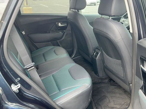 Used 2022 Kia Niro EX Premium w/ Cold Weather Package FWD image 26