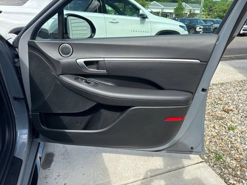 Used 2025 Hyundai Sonata SEL FWD image 39