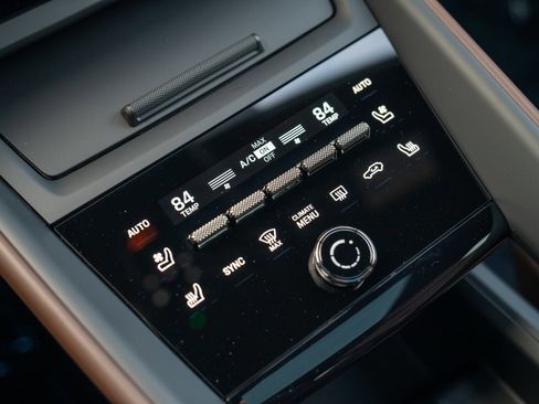 New 2025 Porsche Macan Turbo Electric image 19