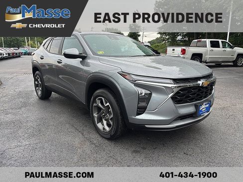 Certified 2024 Chevrolet Trax LT w/ LT Convenience Package FWD image 3