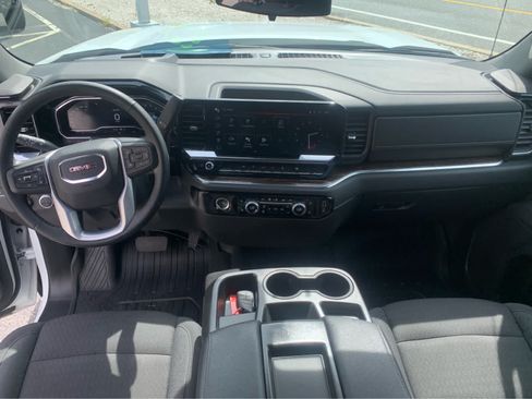 Used 2023 GMC Sierra 1500 Elevation w/ LPO, Elevation Black Package AWD/4WD image 9