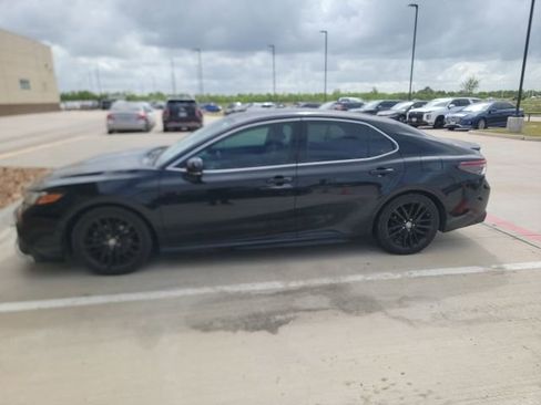 Used 2021 Toyota Camry XSE image 5