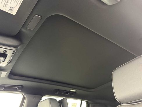 New 2026 GMC Yukon XL Denali w/ Denali Reserve Package AWD/4WD image 34