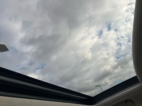 Used 2020 Lexus LS 500 w/ Interior Upgrade Package image 23