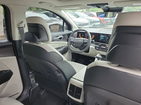 New 2026 Kia Sportage EX FWD image 13