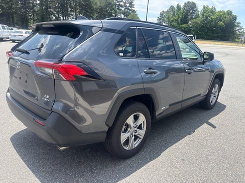 Used 2025 Toyota RAV4 LE AWD/4WD image 8