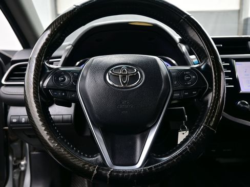 Used 2020 Toyota Camry SE FWD image 20