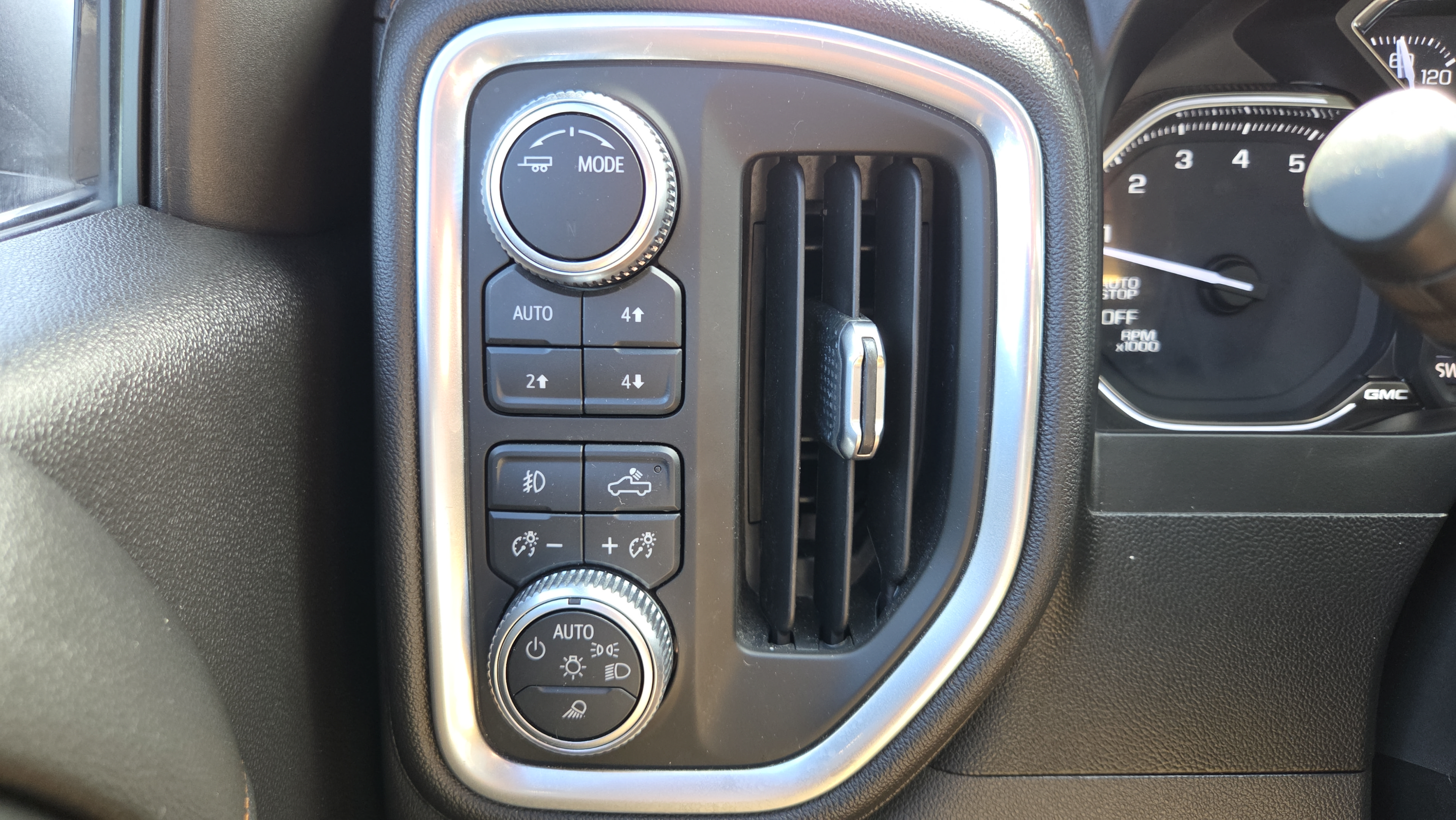 Used 2021 GMC Sierra 1500 AT4 w/ Driver Alert Package I AWD/4WD image 19