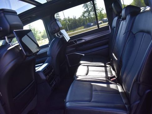 Used 2024 Jeep Wagoneer Series II AWD/4WD image 25
