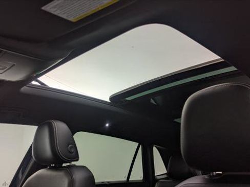 Used 2022 Volkswagen Atlas Cross Sport SEL Premium R-Line AWD/4WD image 31