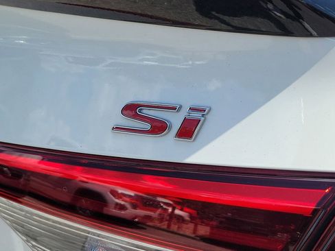 Used 2024 Honda Civic Si image 11