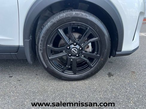 Used 2023 Nissan Kicks SR FWD image 24