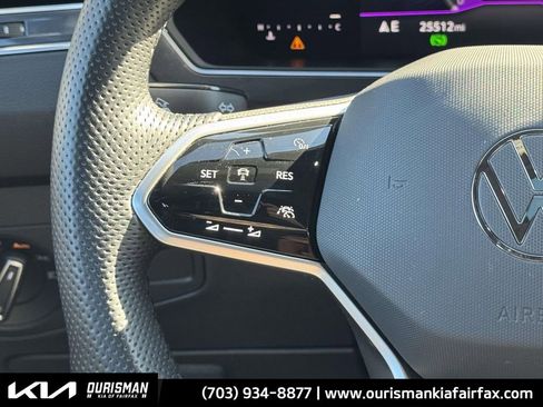 Used 2022 Volkswagen Tiguan SE R-Line image 13