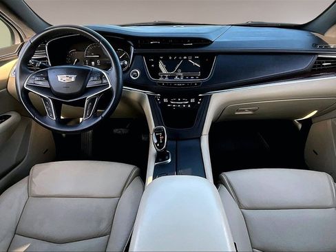 Used 2018 Cadillac XT5 Premium Luxury w/ Driver Assist Package image 15