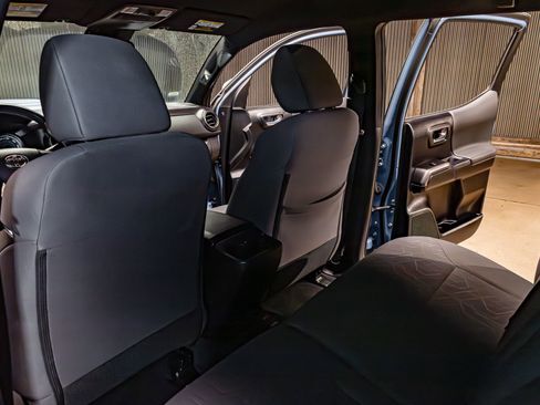 Used 2019 Toyota Tacoma TRD Sport w/ Technology Package image 23