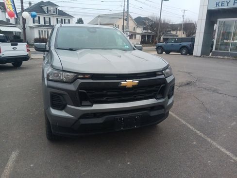 Used 2023 Chevrolet Colorado LT image 3