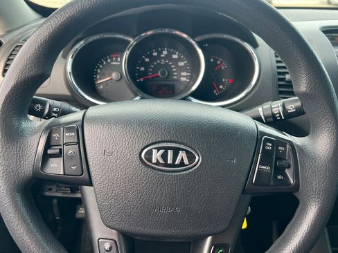 Used 2011 Kia Sorento LX image 18