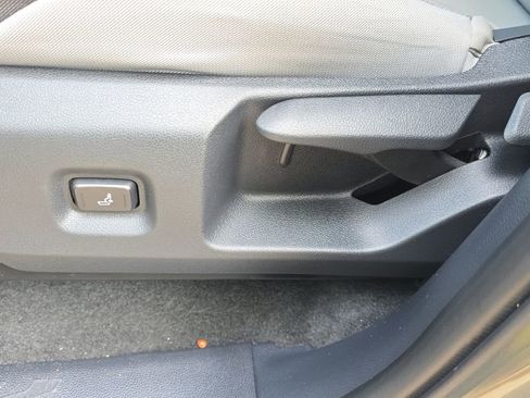 Used 2025 Toyota Tacoma TRD Sport image 19